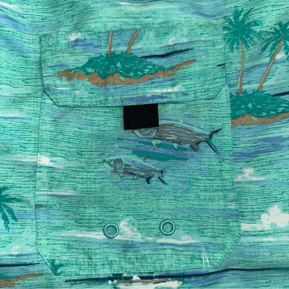 Vineyard Vines Swim Trunks Green Tropical Fish Island Print Men's Medium 7 Inch